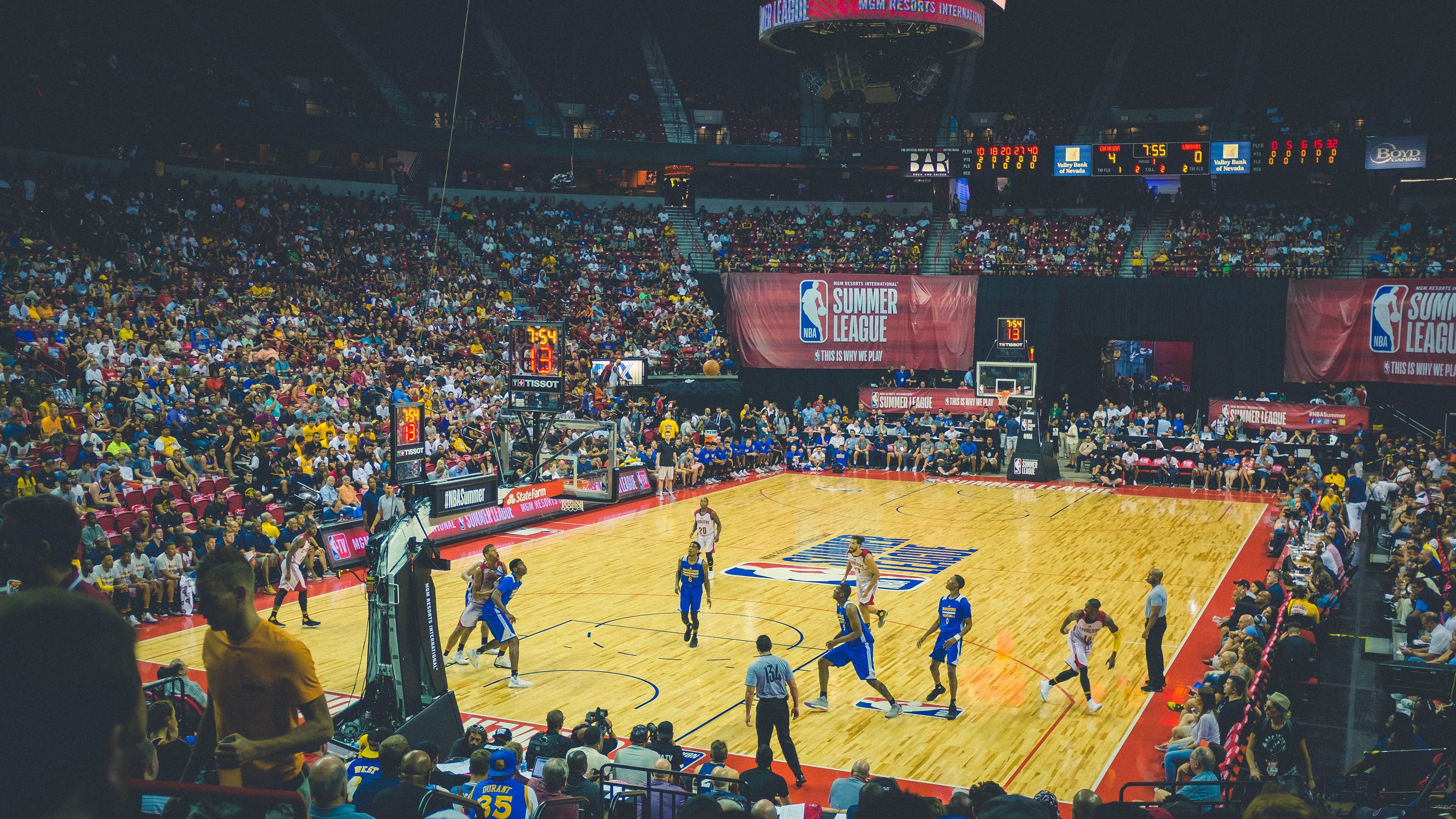 “马科斯·莫奇的防守技术与领导力,成为阿根廷美洲狮队的核心力量”