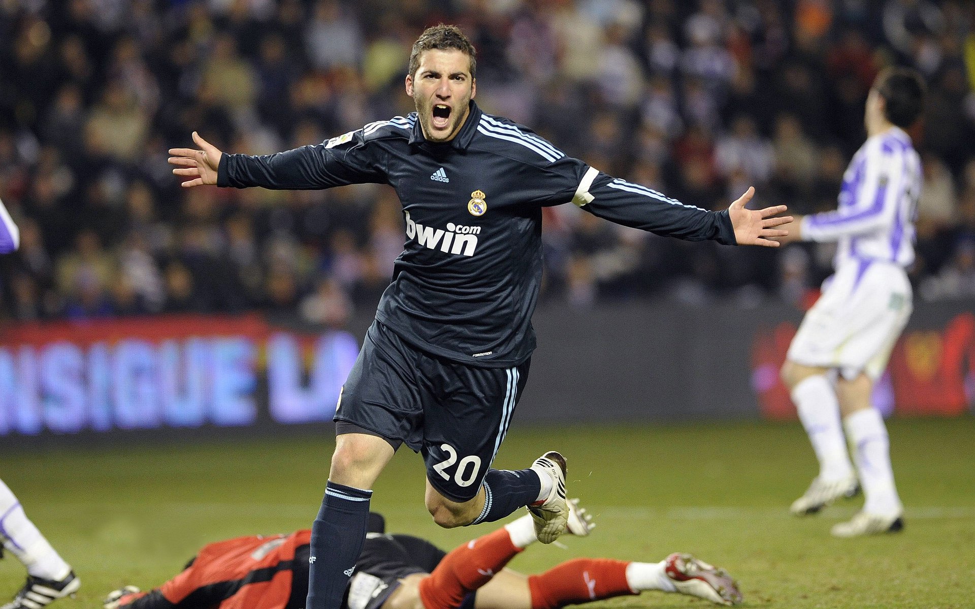 C罗逆转战胜强敌世界杯小组赛,c罗逆转的比赛